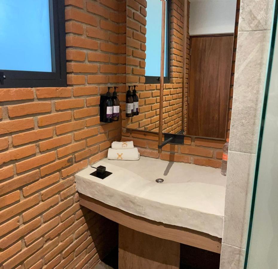 Hotel Oxu Solo Adultos Valle de Bravo Exteriör bild