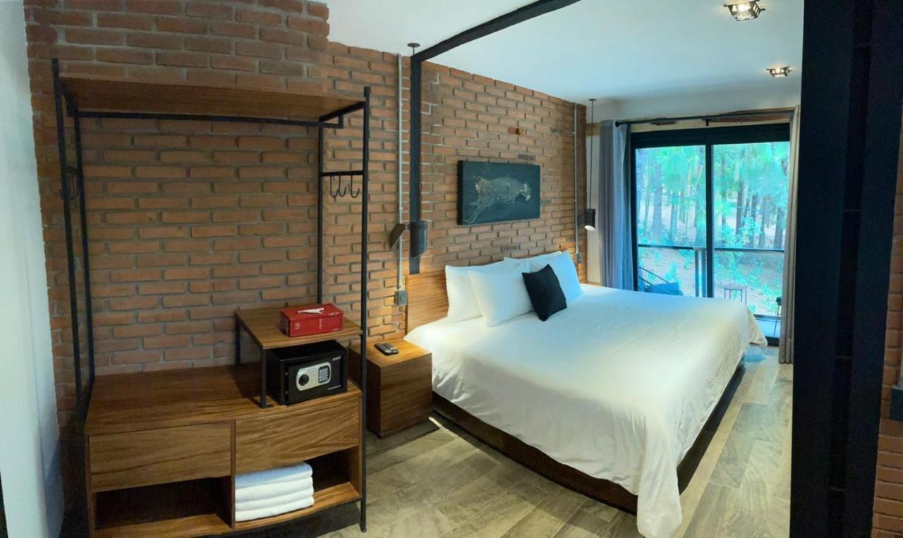 Hotel Oxu Solo Adultos Valle de Bravo Exteriör bild